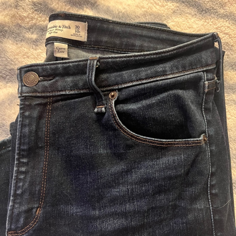 A&F size 10 skinny jeans